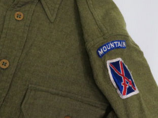 画像1: 米軍実物ARMYアメリカ古着ウールシャツ50'Sビンテージ長袖シャツ裾マチ付きパッチ貼り付け緑系オールド