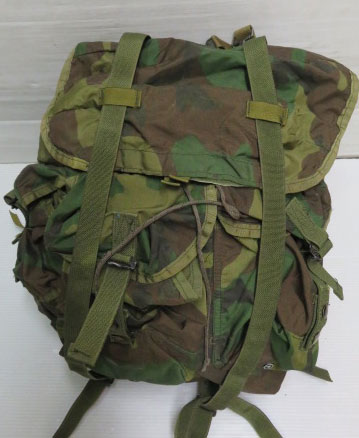 画像1: 米軍実物ARMYアメリカ古着ミリタリーバッグFIELD PACKフィールドパックLCー1パトロールバッグBAGウッドランドカモ迷彩バックパックNYLON