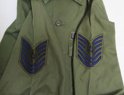画像1: 米軍実物USAFアメリカ古着ユーティリティシャツ15H長袖シャツ70'Sビンテージ緑系パッチ付ミリタリーシャツOG507ボックス オールド