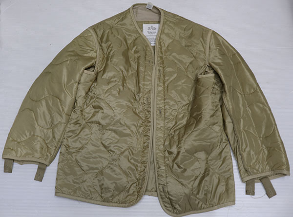 画像1: ライナーUNKNOWNアメリカ古着アメリカ製M-651フィールドジャケット装備可能ナイロン中綿入キルティングSベージュ系